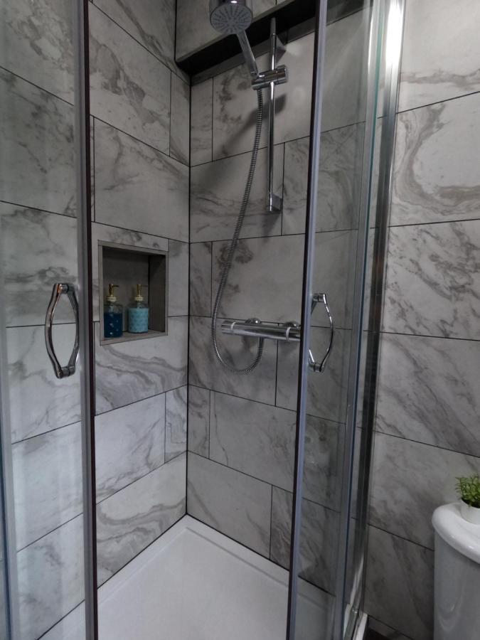 Studio Apartment In Кью Екстер'єр фото